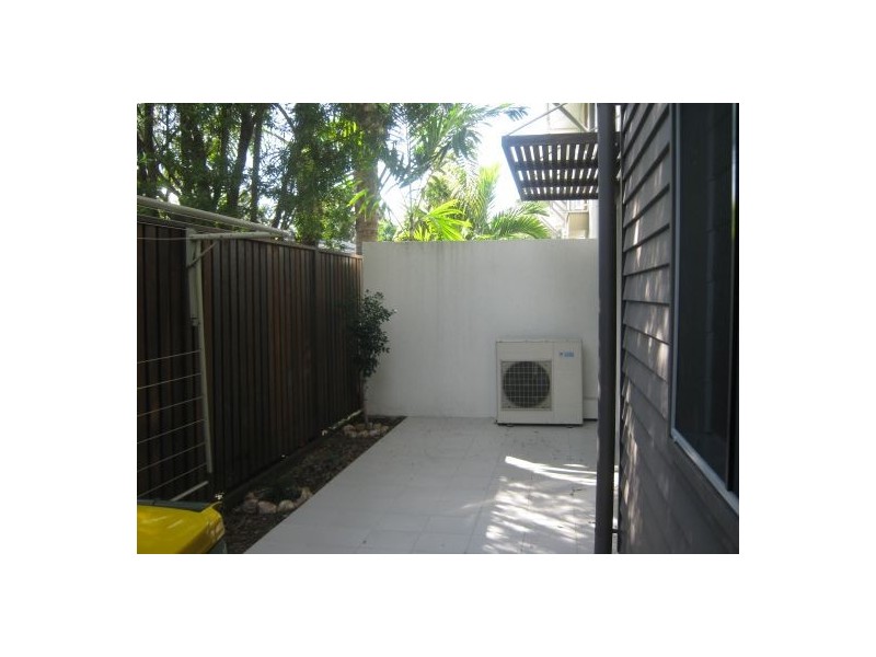 1/194 Cypress Street, Urangan QLD 4655