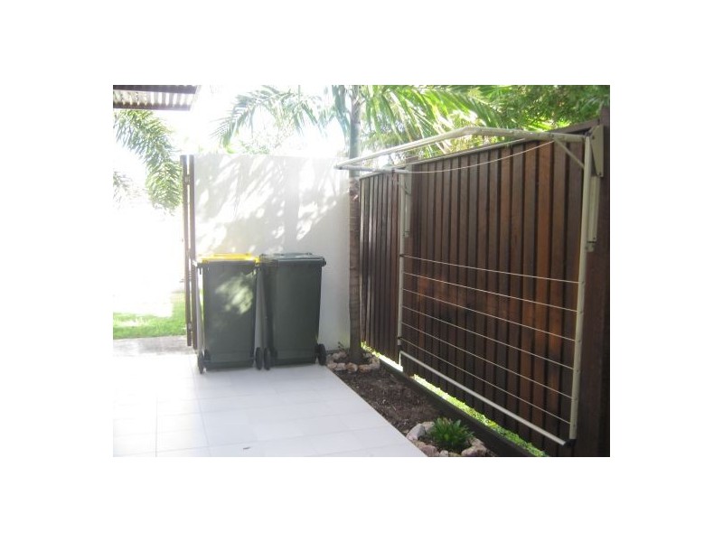 1/194 Cypress Street, Urangan QLD 4655