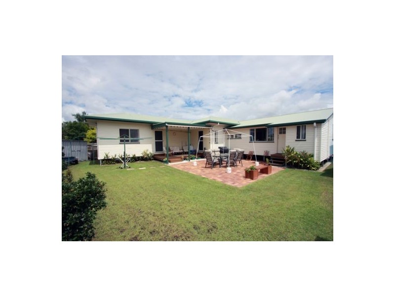 26 Ladbroke Cr, Urangan QLD 4655