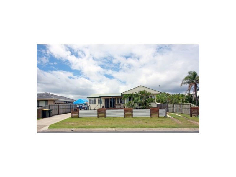 26 Ladbroke Cr, Urangan QLD 4655
