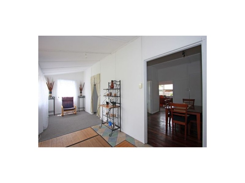 26 Ladbroke Cr, Urangan QLD 4655