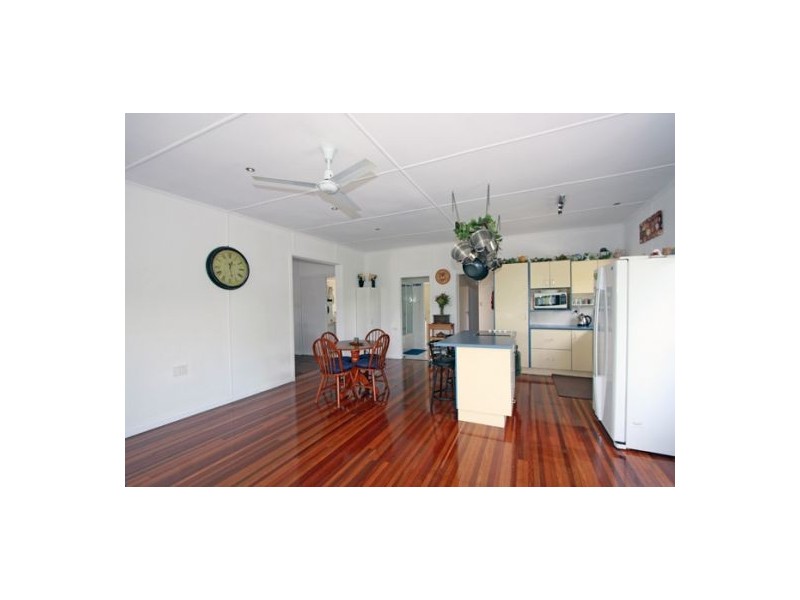 26 Ladbroke Cr, Urangan QLD 4655