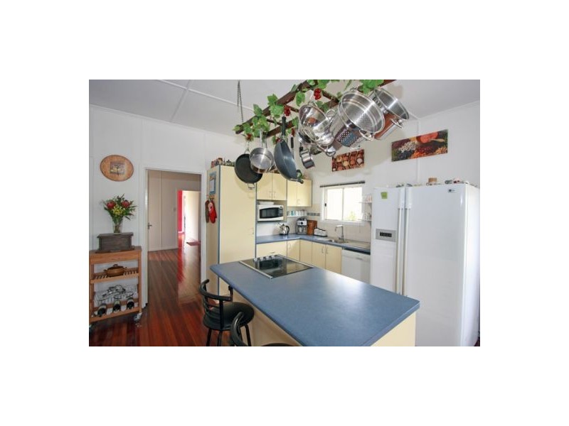 26 Ladbroke Cr, Urangan QLD 4655