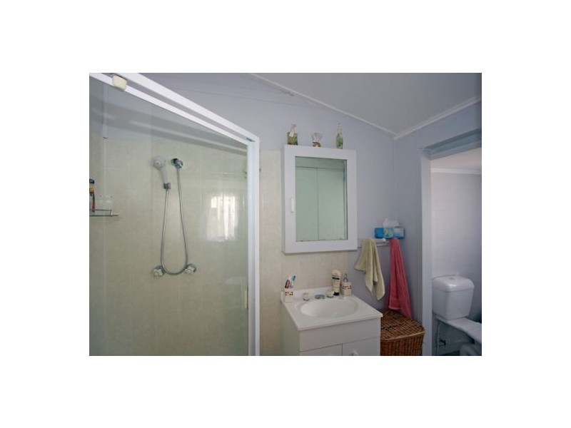 26 Ladbroke Cr, Urangan QLD 4655