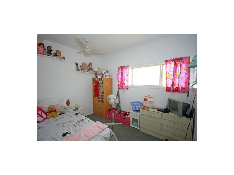26 Ladbroke Cr, Urangan QLD 4655