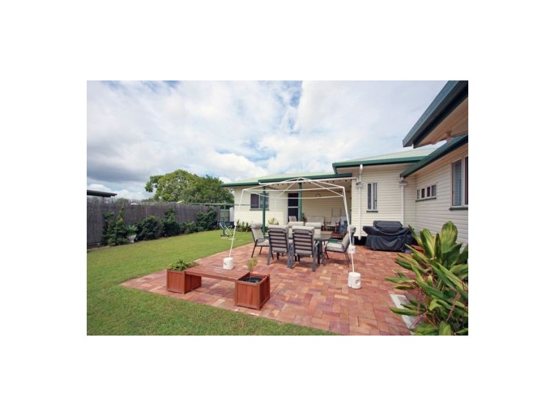 26 Ladbroke Cr, Urangan QLD 4655