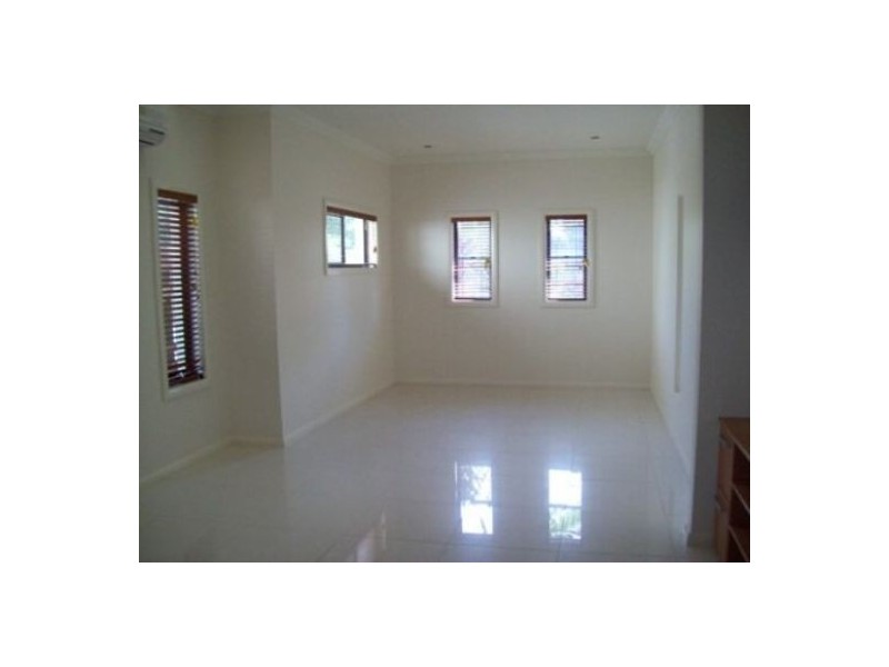 4/243 Torquay Terrace, Torquay QLD 4655