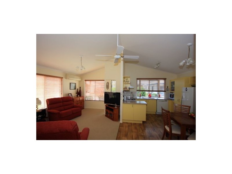 103 Mermaid st Golden Shores, Pialba QLD 4655