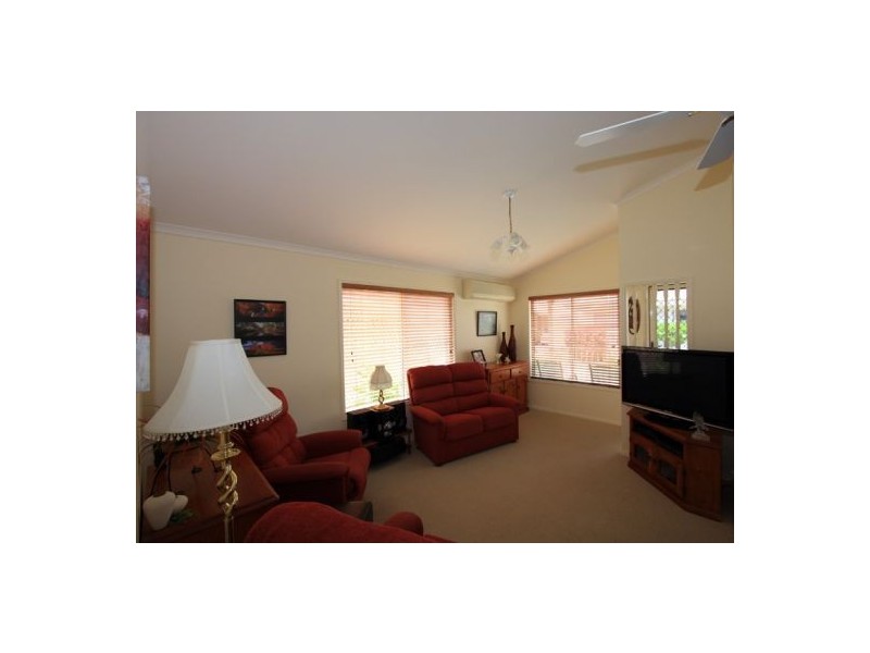 103 Mermaid st Golden Shores, Pialba QLD 4655