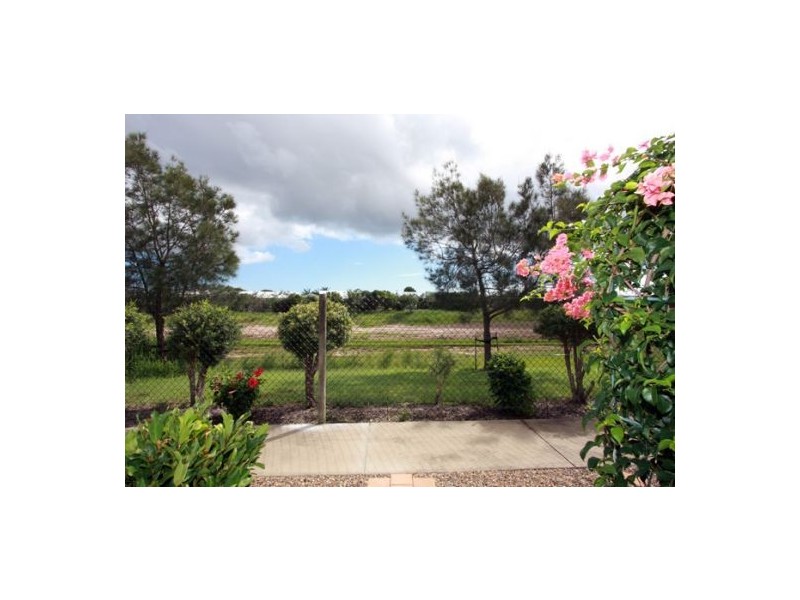 103 Mermaid st Golden Shores, Pialba QLD 4655