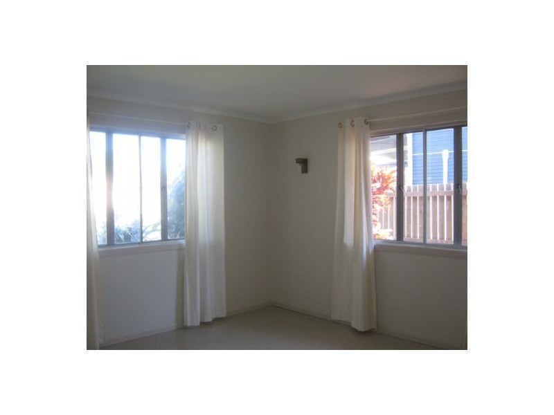 160 Cypress Street, Urangan QLD 4655