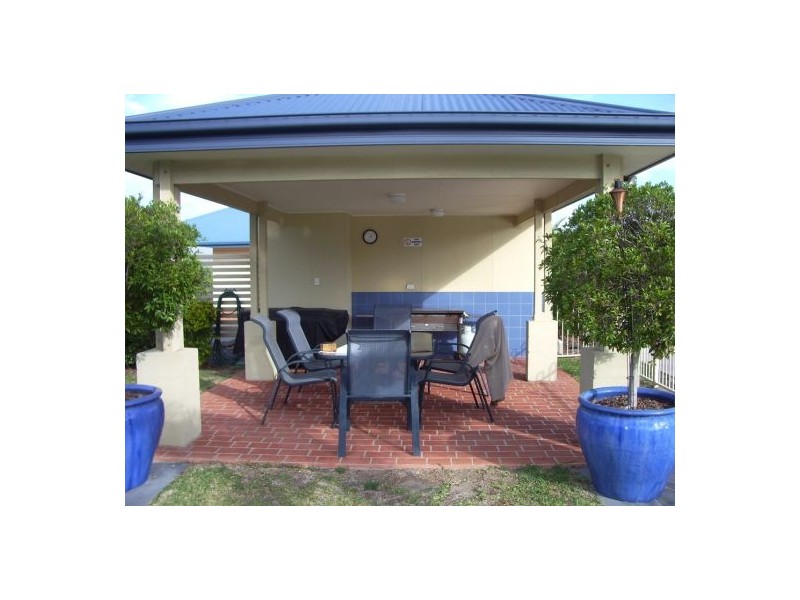 73-34 Elizabeth Street, Urangan QLD 4655