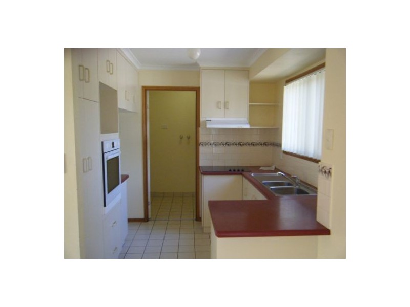 40 William Street, Urangan QLD 4655