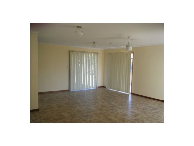 40 William Street, Urangan QLD 4655