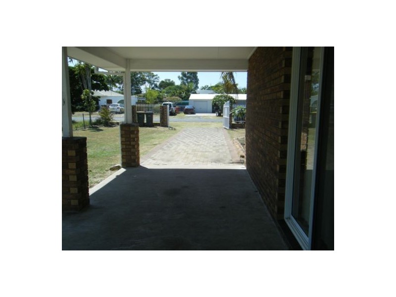 40 William Street, Urangan QLD 4655