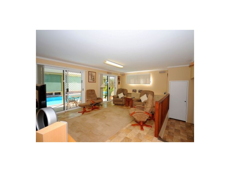 1 Trobriand Pl, Kawungan QLD 4655