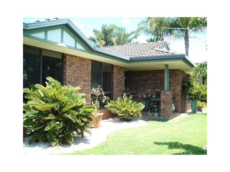 11 Farmhill Place, Takura QLD 4655