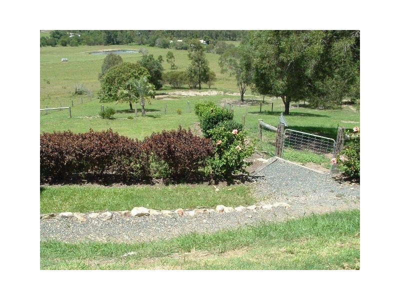 11 Farmhill Place, Takura QLD 4655