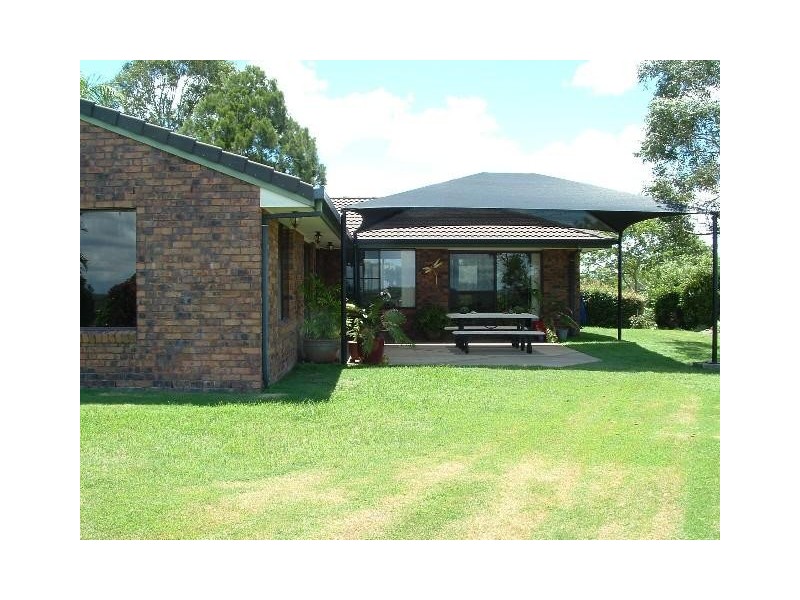 11 Farmhill Place, Takura QLD 4655