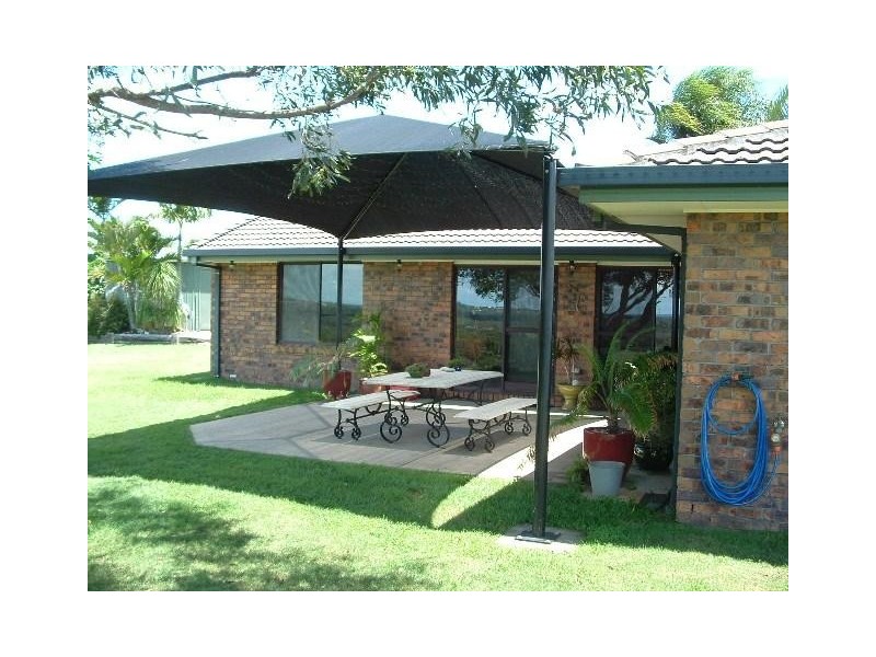 11 Farmhill Place, Takura QLD 4655