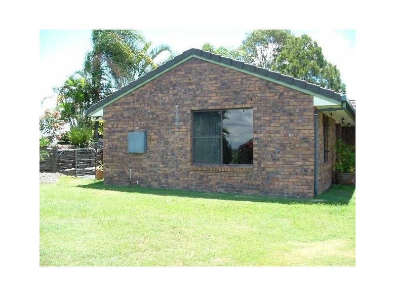 11 Farmhill Place, Takura QLD 4655