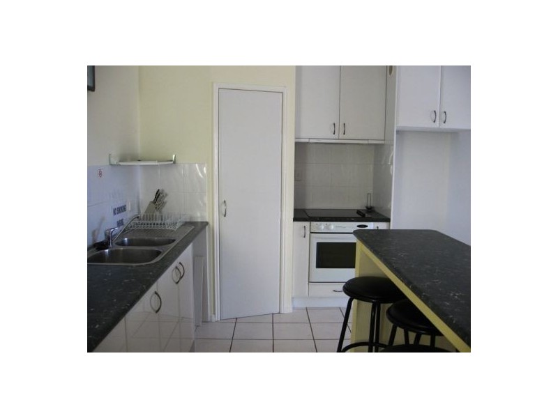 511 Esplanade, Urangan QLD 4655