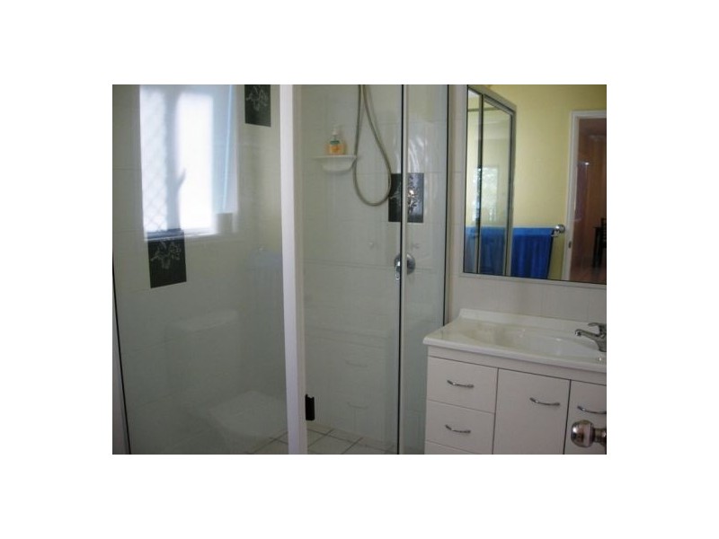 511 Esplanade, Urangan QLD 4655