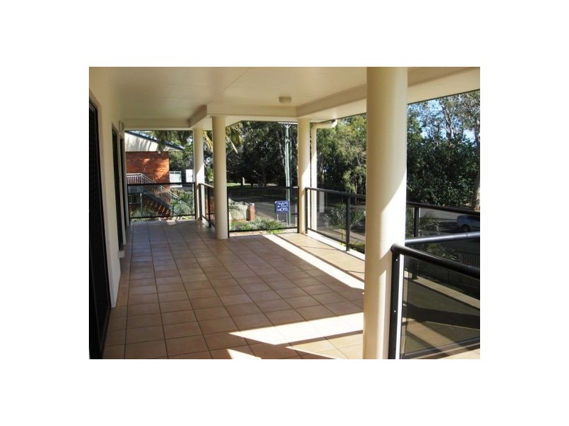 511 Esplanade, Urangan QLD 4655