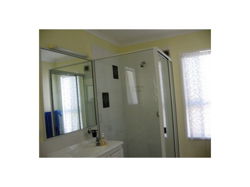 511 Esplanade, Urangan QLD 4655