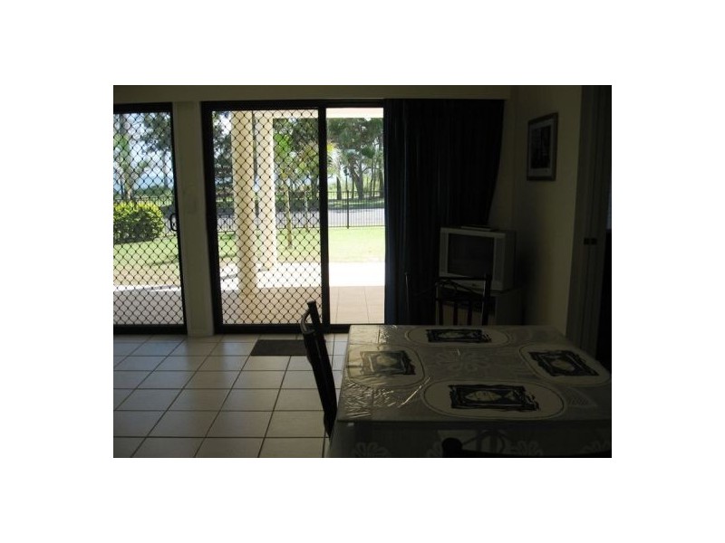511 Esplanade, Urangan QLD 4655