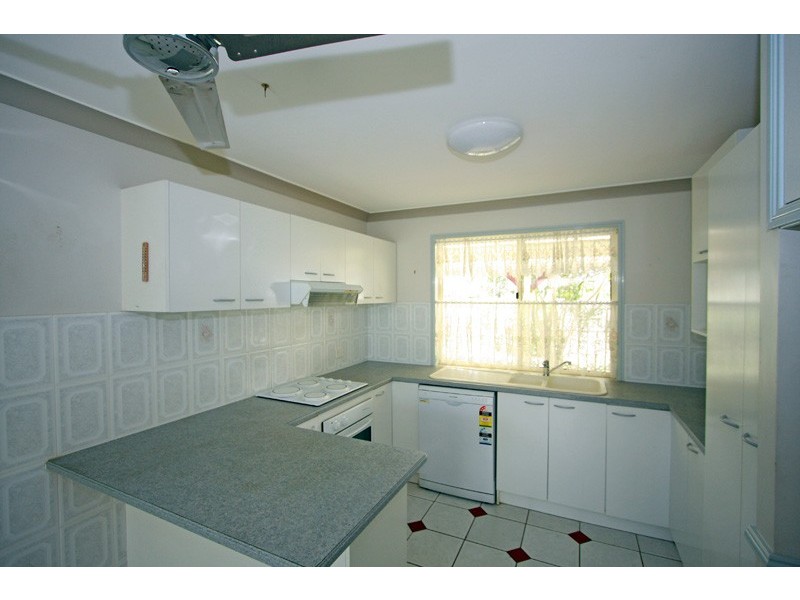 6 Earls Ct, Point Vernon QLD 4655