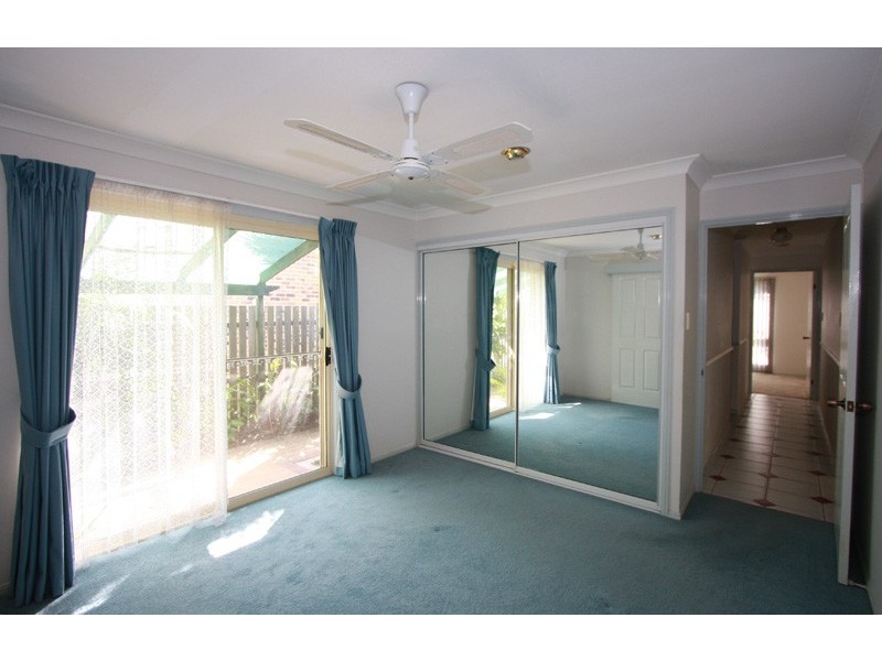 6 Earls Ct, Point Vernon QLD 4655