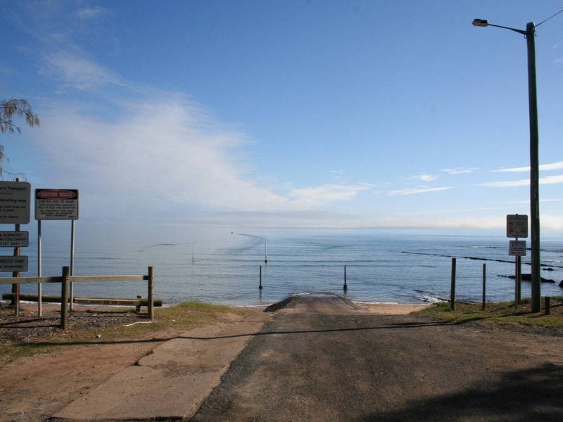 6 Earls Ct, Point Vernon QLD 4655