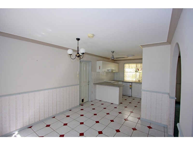 6 Earls Ct, Point Vernon QLD 4655