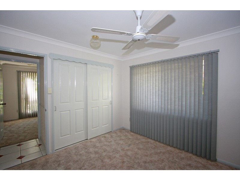 6 Earls Ct, Point Vernon QLD 4655