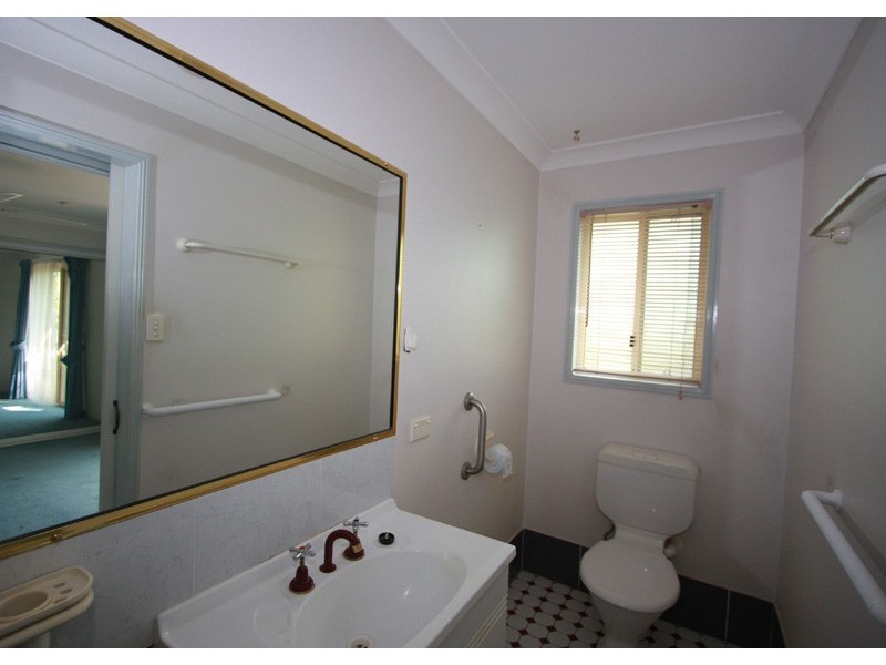 6 Earls Ct, Point Vernon QLD 4655