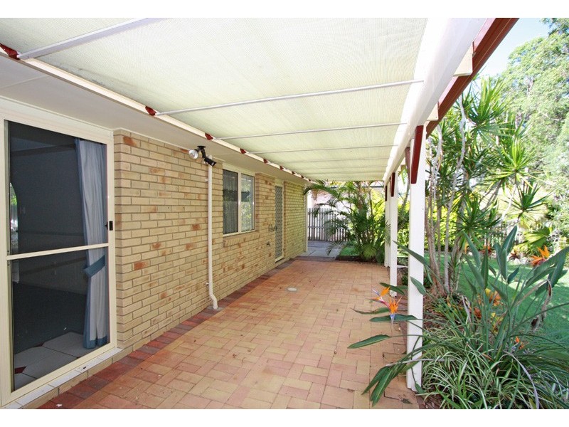 6 Earls Ct, Point Vernon QLD 4655