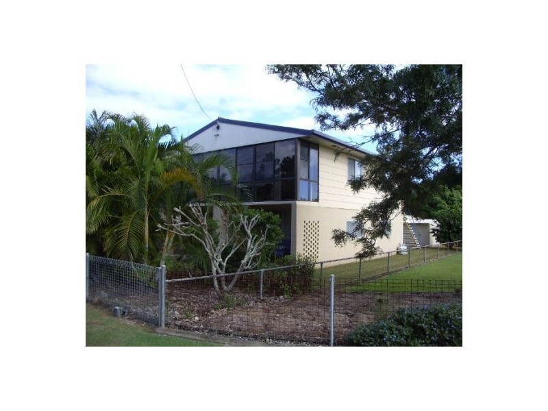 3B Herbert Street, Urangan QLD 4655