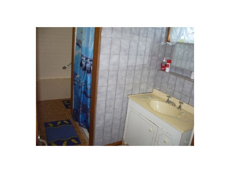 3B Herbert Street, Urangan QLD 4655