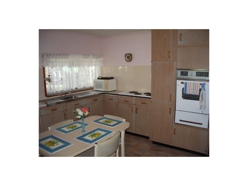 3B Herbert Street, Urangan QLD 4655