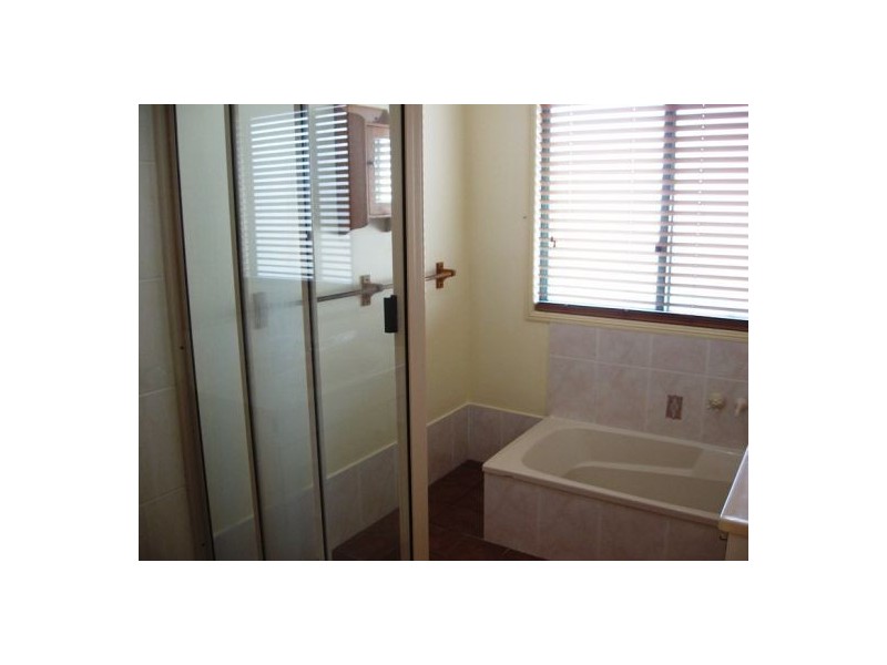 11 Crawford Drive, Dundowran QLD 4655