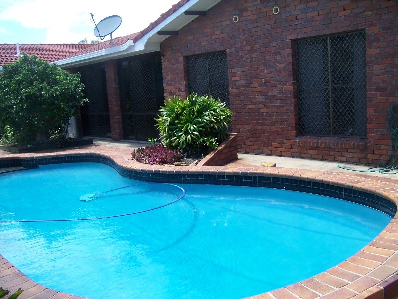 20 Stewart Street, Urangan QLD 4655