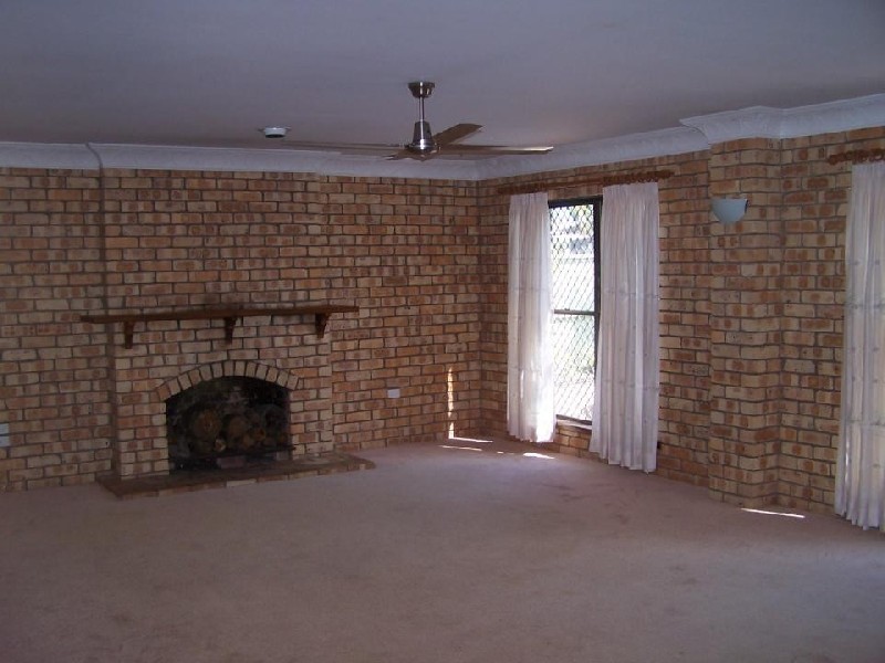 20 Stewart Street, Urangan QLD 4655