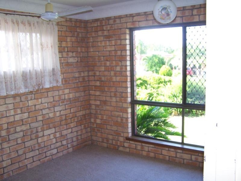 20 Stewart Street, Urangan QLD 4655