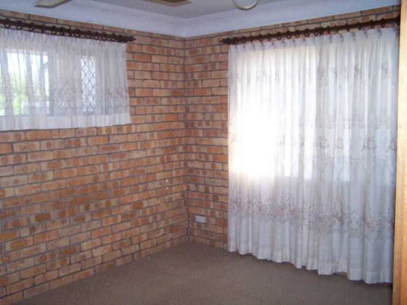 20 Stewart Street, Urangan QLD 4655