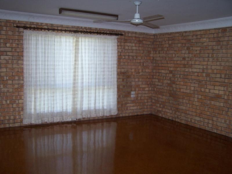 20 Stewart Street, Urangan QLD 4655