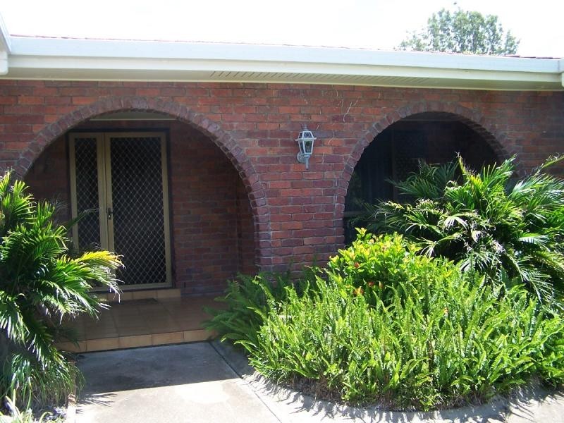 20 Stewart Street, Urangan QLD 4655