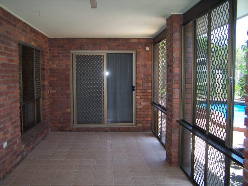 20 Stewart Street, Urangan QLD 4655