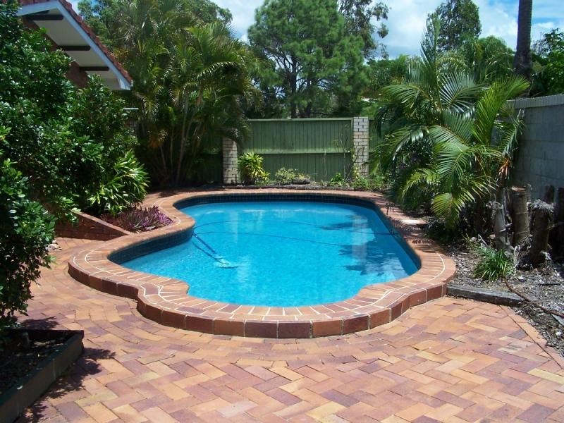 20 Stewart Street, Urangan QLD 4655