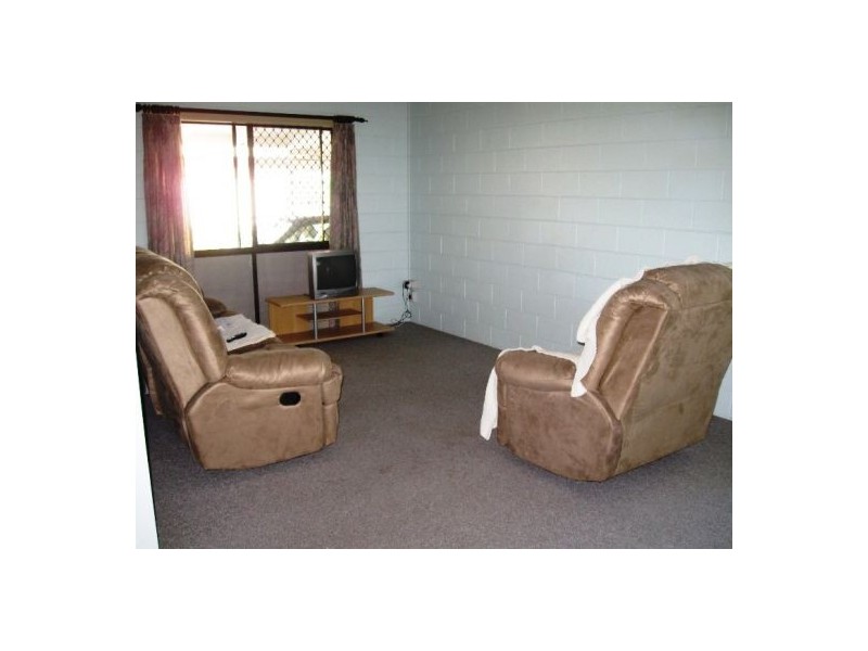 30 Drummond Street, Urangan QLD 4655